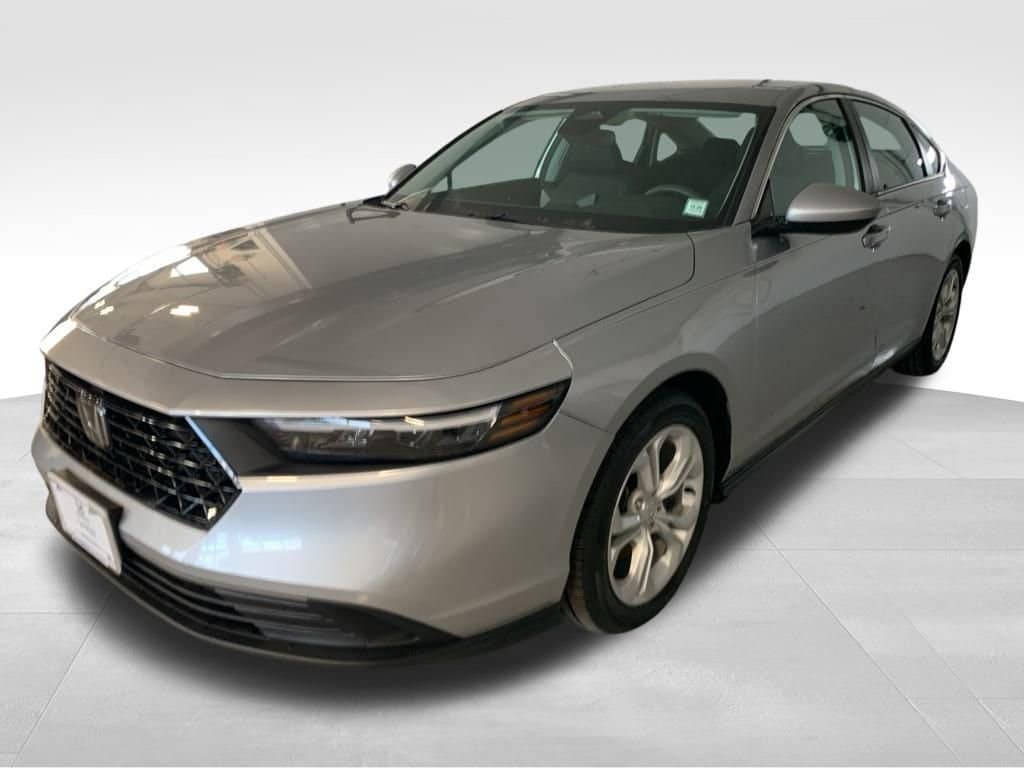 2023 Honda Accord LX's photo