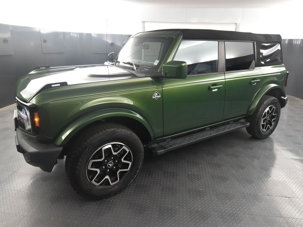 2023 Ford Bronco 4-Door Outer Banks's photo