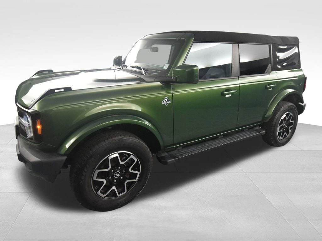 2023 Ford Bronco 4-Door Outer Banks's photo