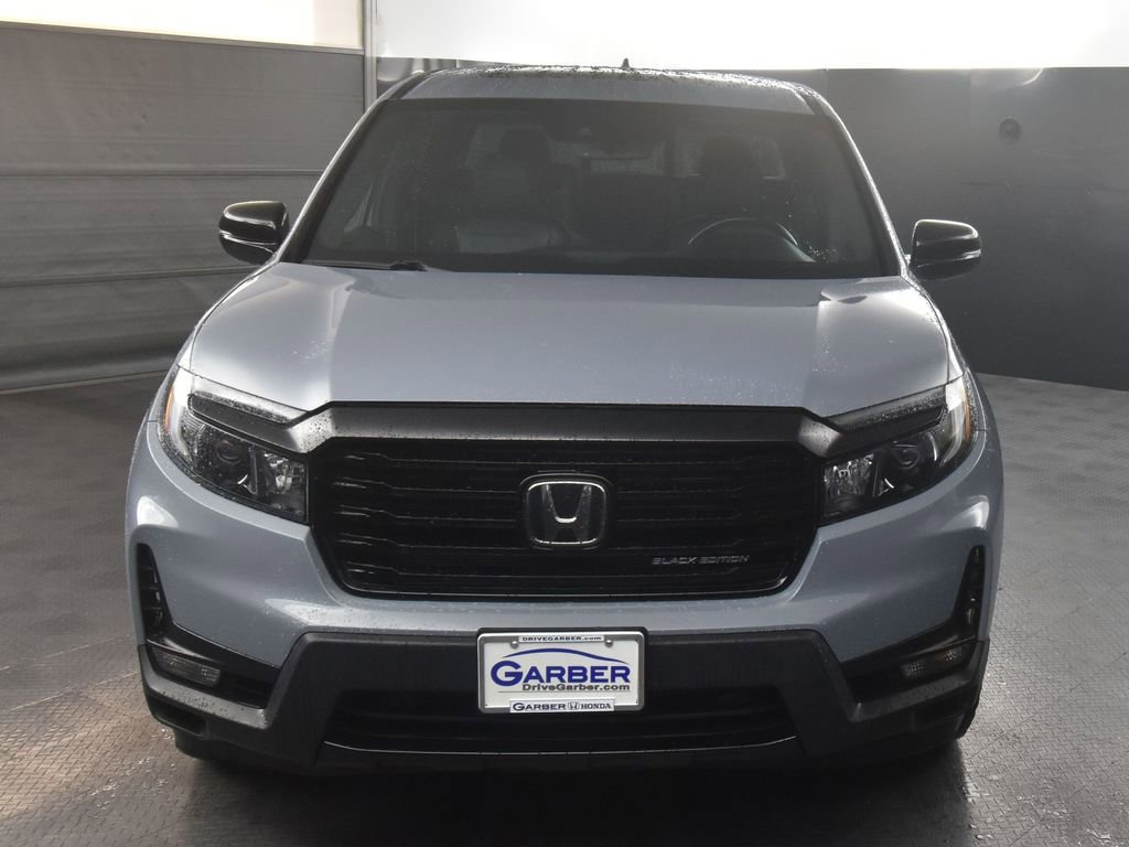 2022 Honda Ridgeline Black Edition photo 2