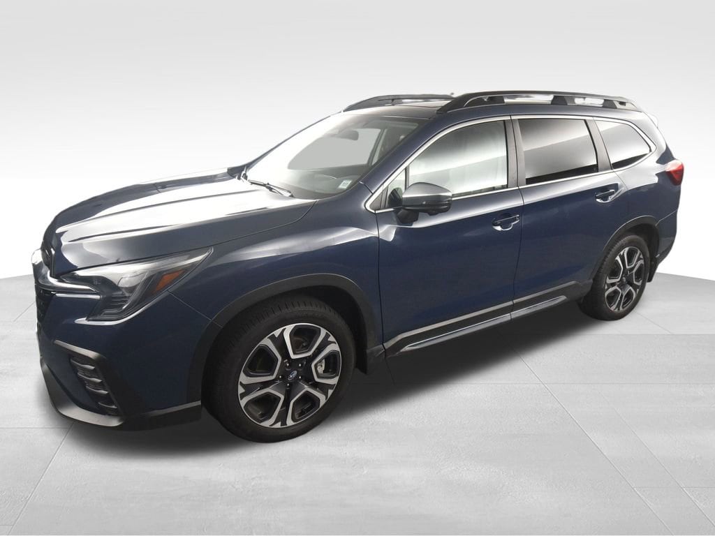 2023 Subaru Ascent Limited's photo