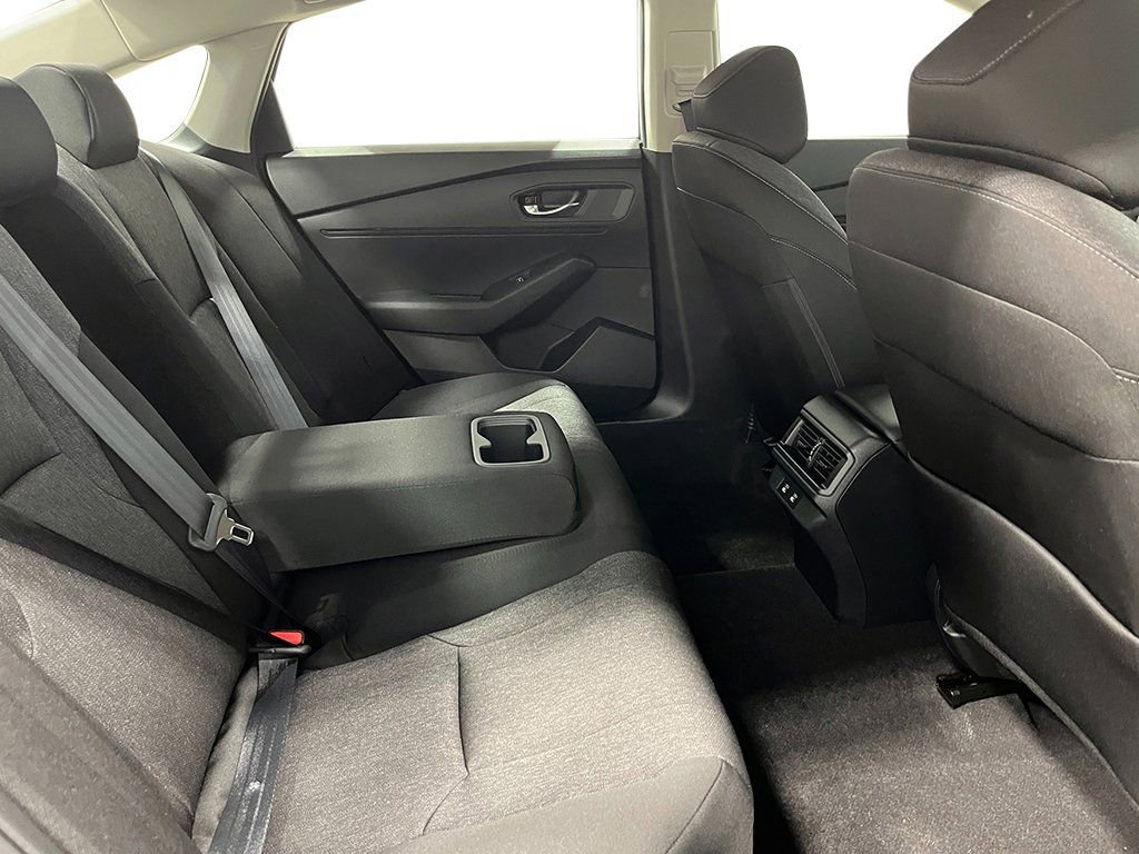 2025 Honda Accord SE - Photo 25