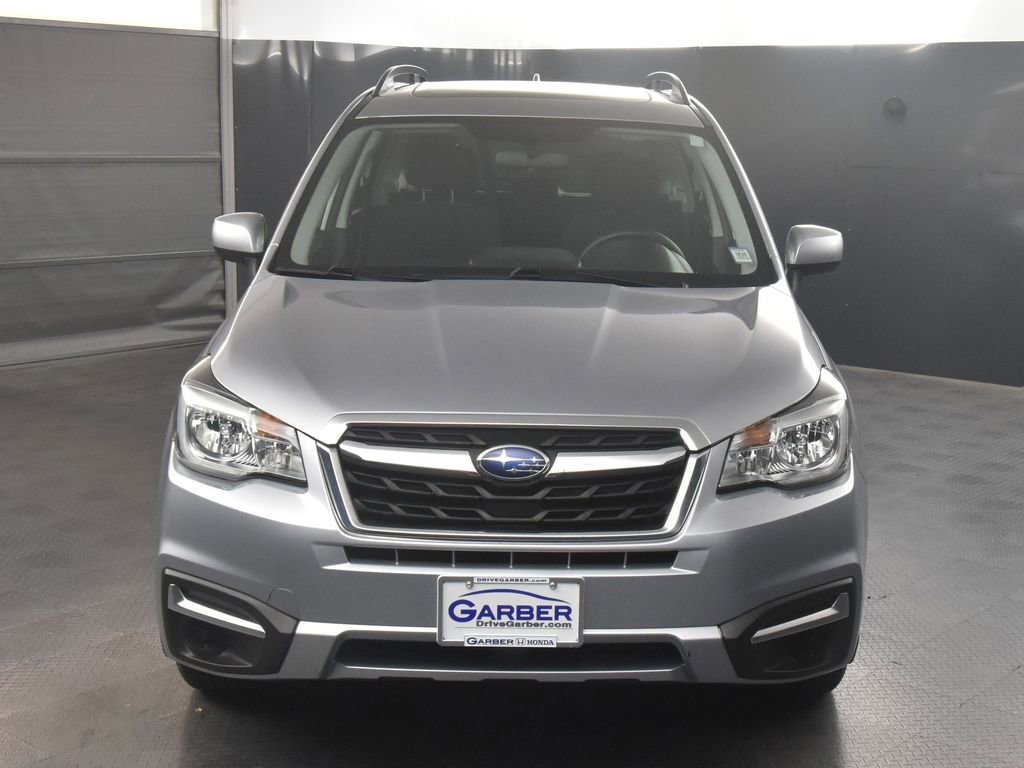 2017 Subaru Forester 2.5i Premium photo 2