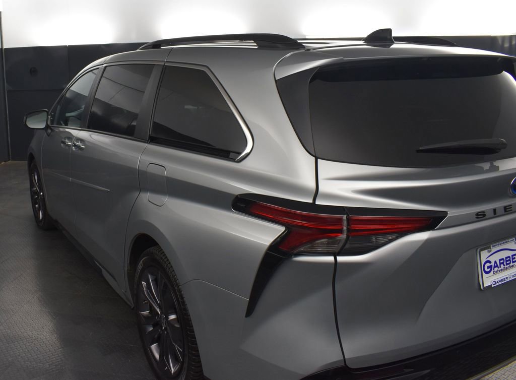2023 Toyota Sienna XSE photo 4