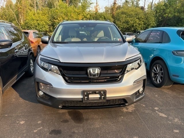 Used 2021 Honda Pilot SE with VIN 5FNYF6H26MB101741 for sale in Rochester, NY