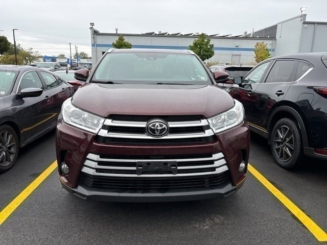 Used 2019 Toyota Highlander XLE with VIN 5TDJZRFH0KS732186 for sale in Rochester, NY