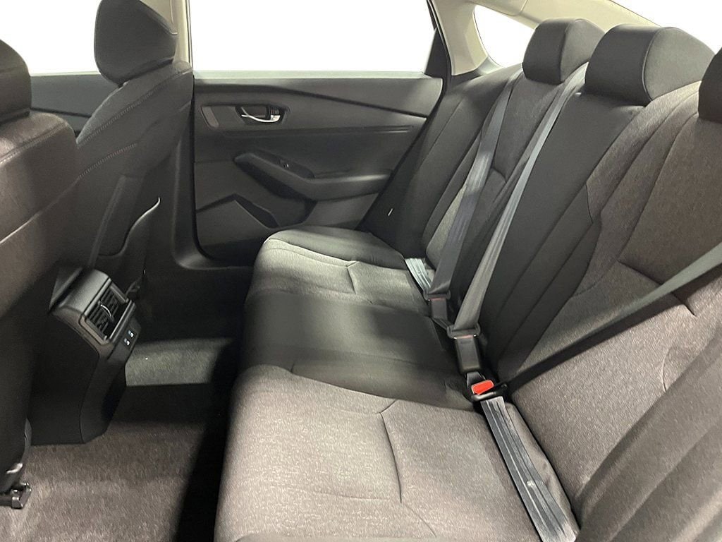 2025 Honda Accord SE - Photo 23