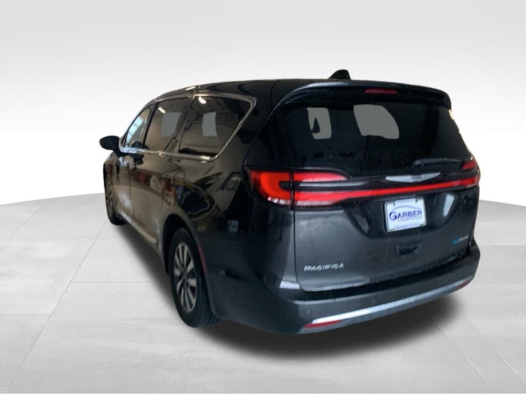 Used 2023 Chrysler Pacifica Hybrid Limited Van Passenger Van