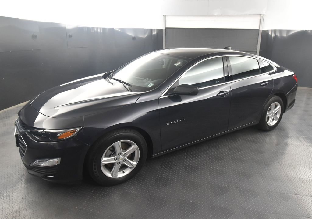 2022 Chevrolet Malibu LS photo 3