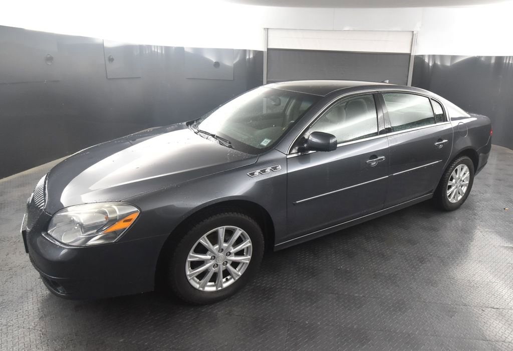 2010 Buick Lucerne CX's photo