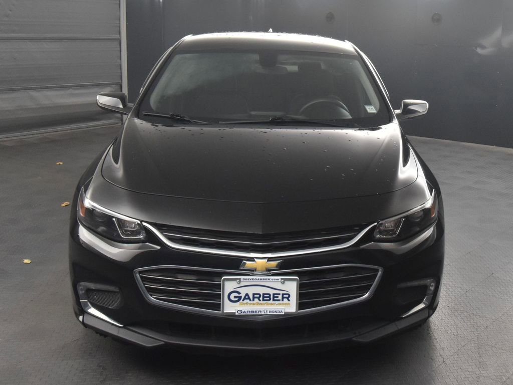2018 Chevrolet Malibu 1LT photo 2