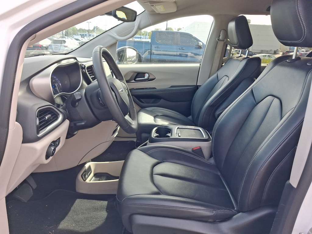Used 2024 Chrysler Pacifica Touring L Van Passenger Van