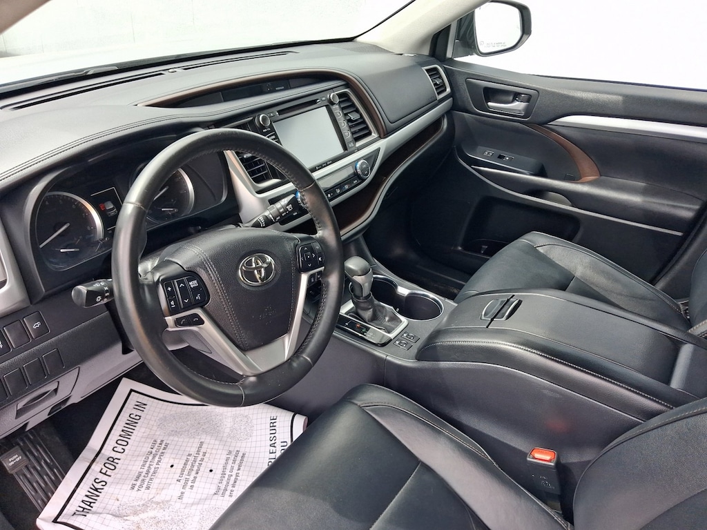 Used 2017 Toyota Highlander XLE SUV