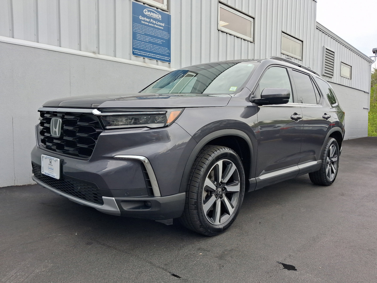 2023 Honda Pilot Touring AWD's photo