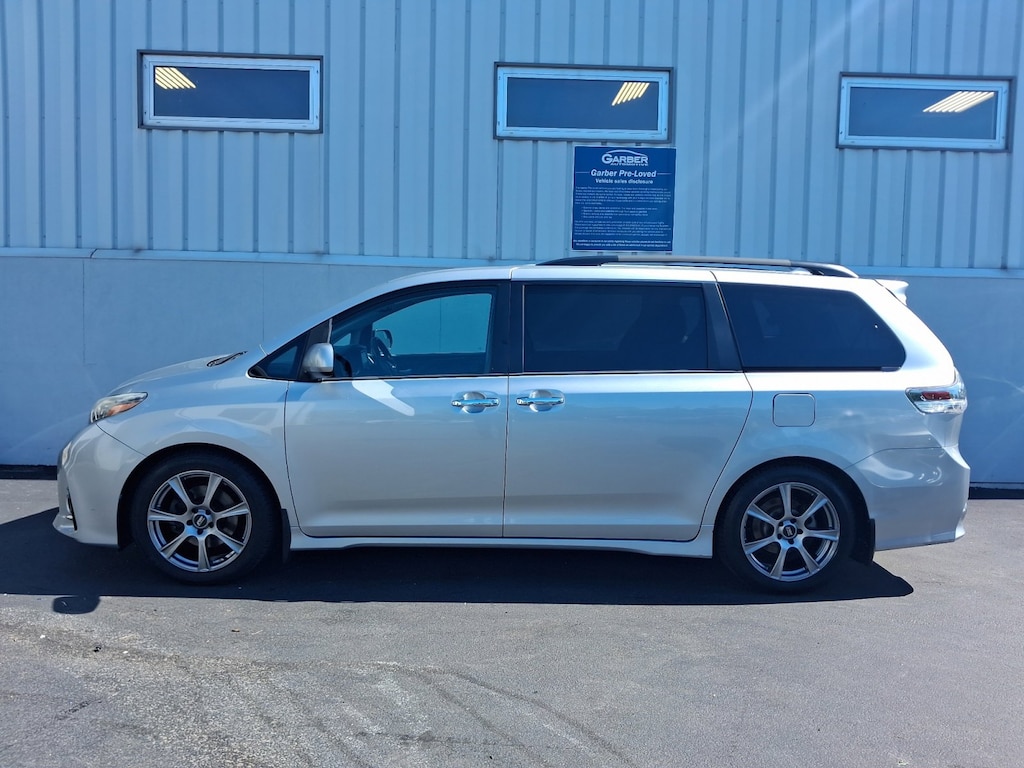 Used 2019 Toyota Sienna SE Van