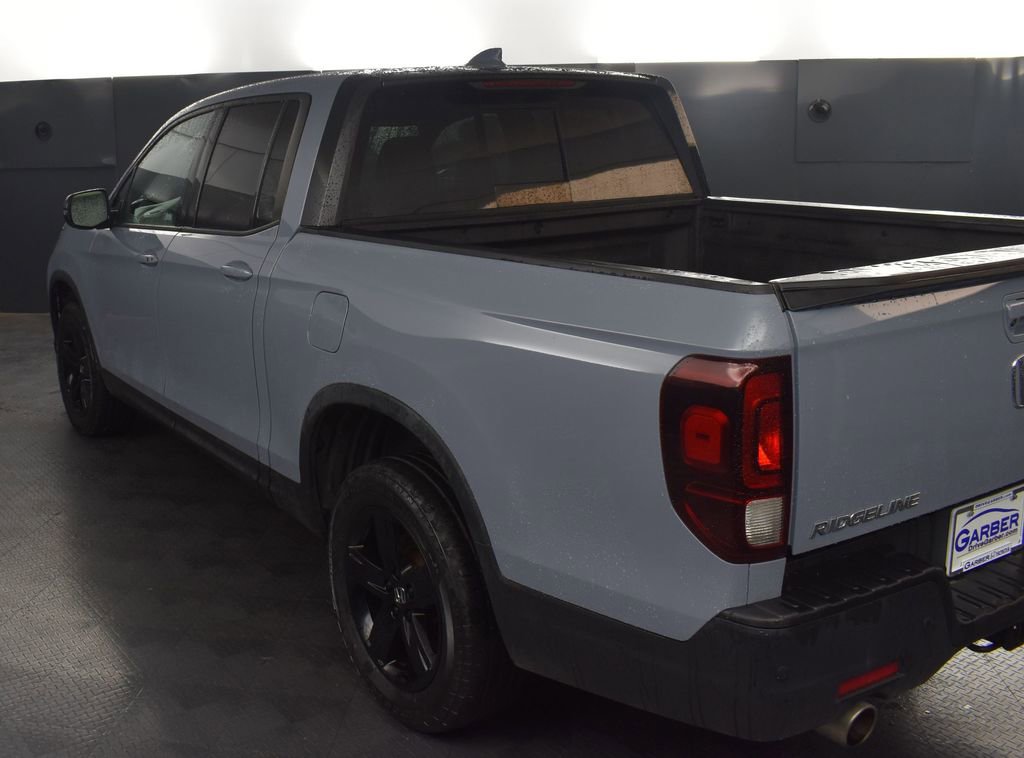 2022 Honda Ridgeline Black Edition photo 4