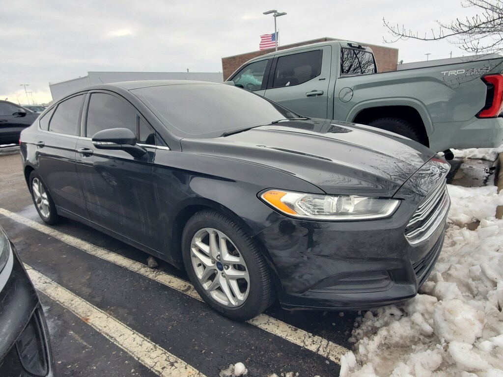 Used 2014 Ford Fusion SE Sedan