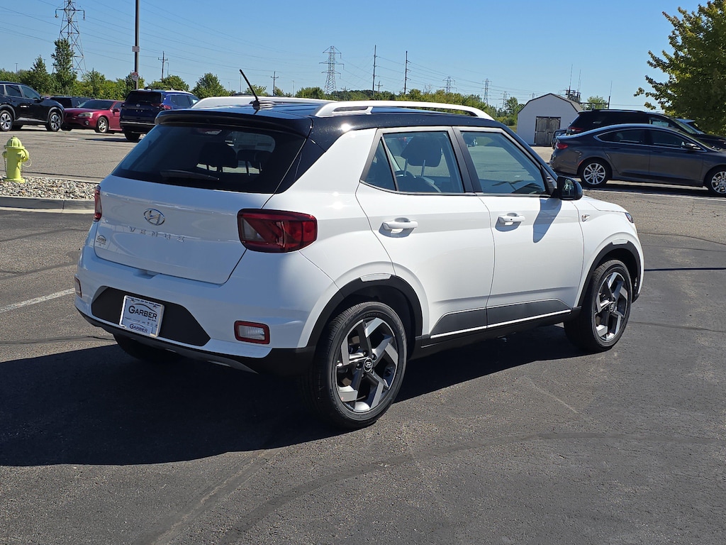 New 2026 Hyundai Venue SEL w/Two-Tone Roof SUV