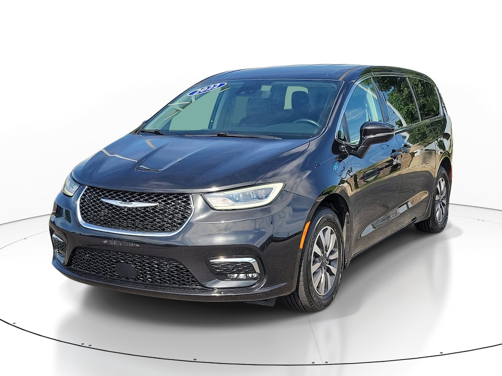 Used 2022 Chrysler Pacifica Hybrid Touring L Van Passenger Van