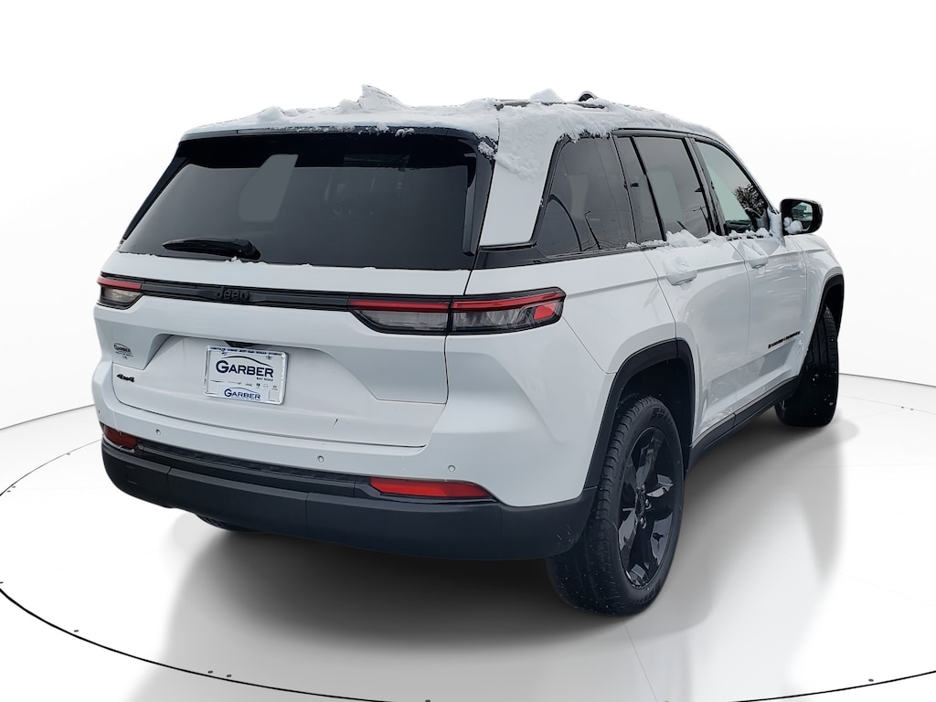 Used 2023 Jeep Grand Cherokee Altitude SUV