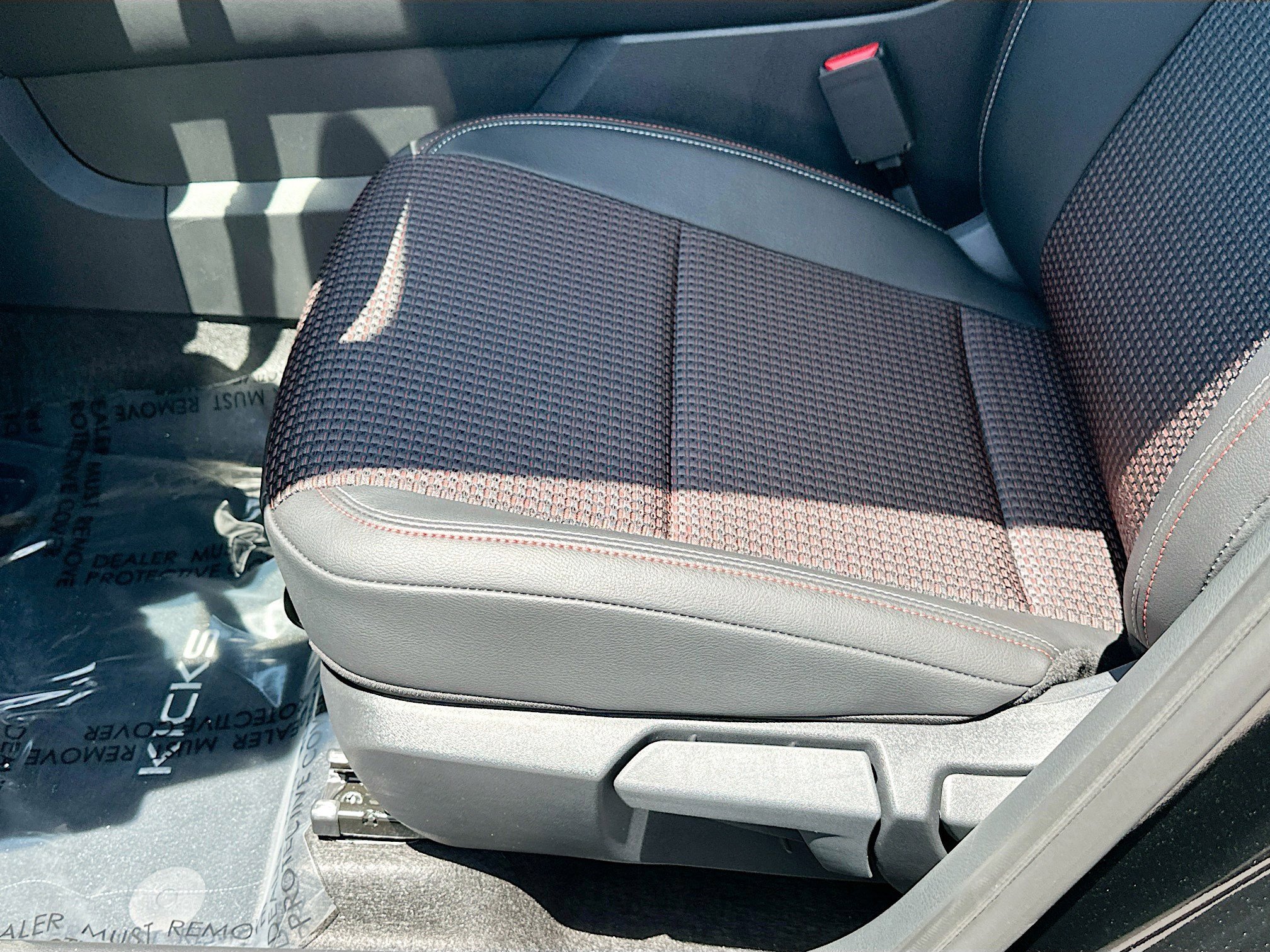 2025 Nissan Kicks SR - Photo 13