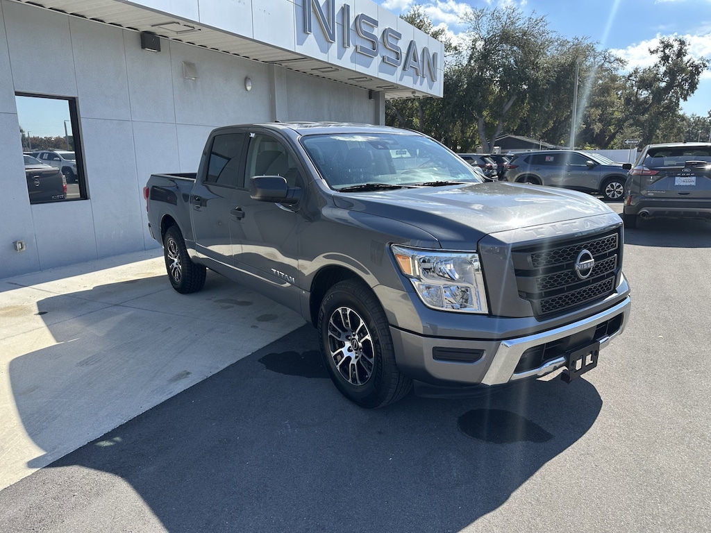Used 2023 Nissan Titan SV Truck Crew Cab