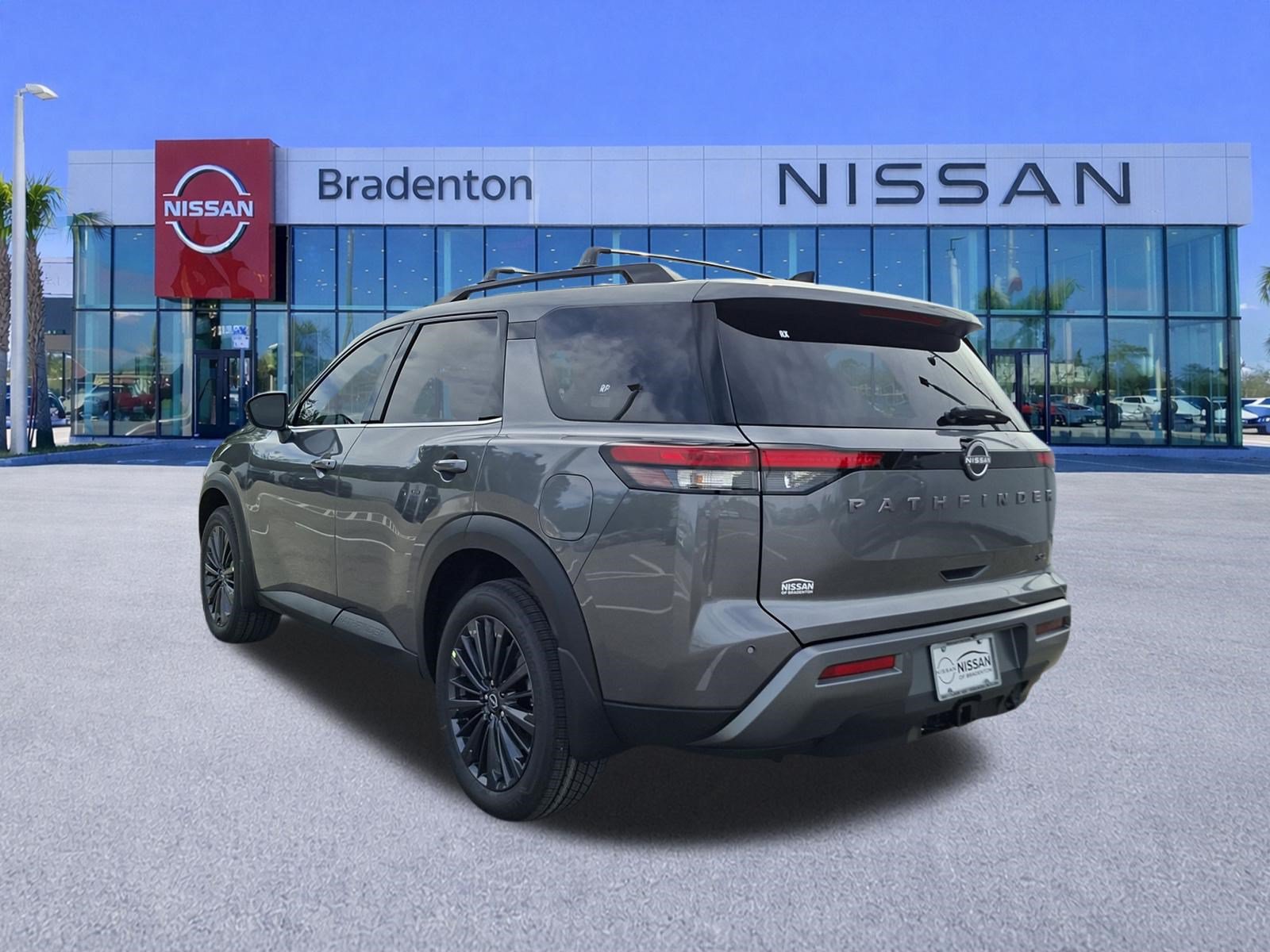 New 2026 Nissan Pathfinder SL SUV