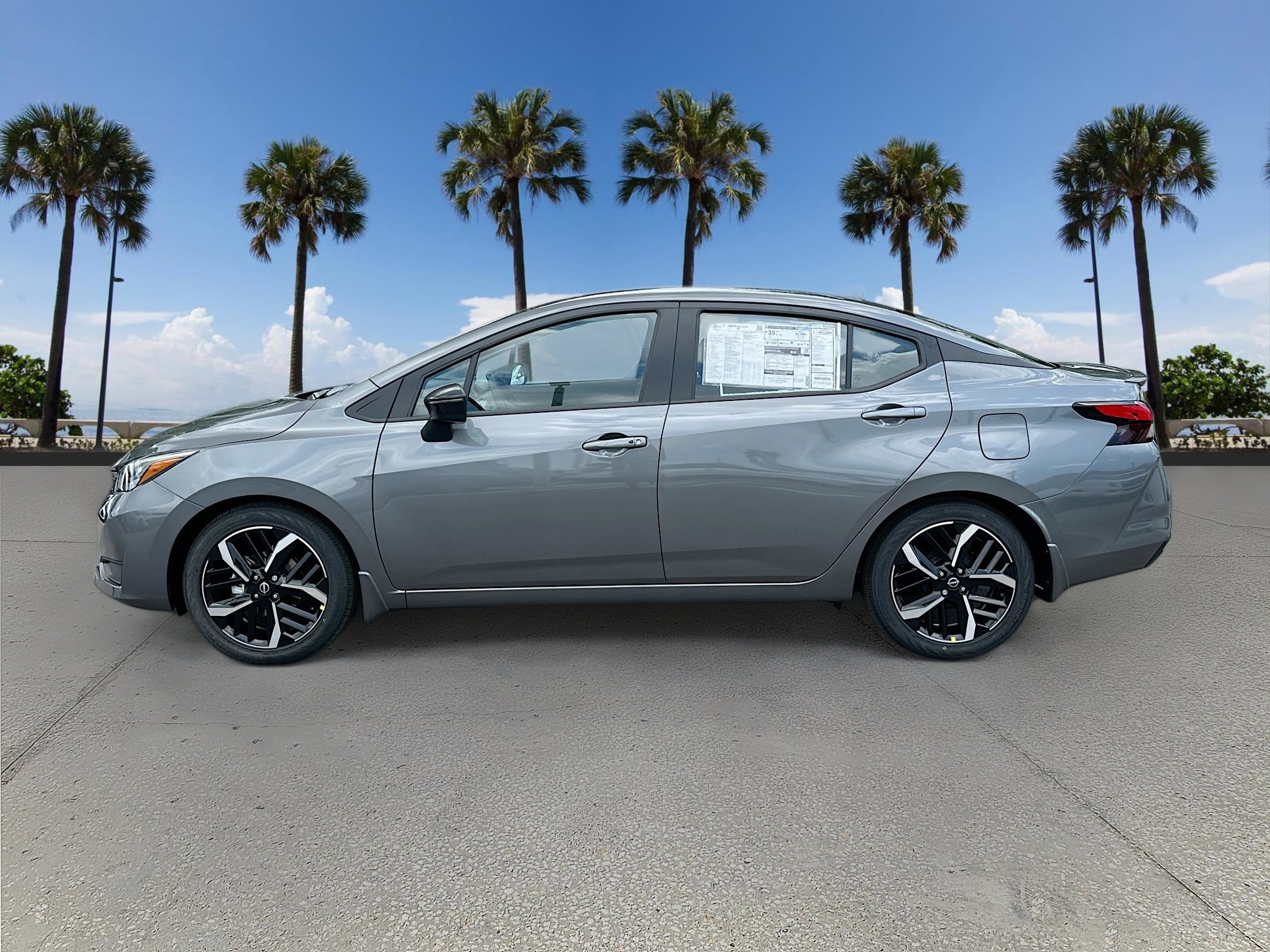 2025 Nissan Versa SR photo 3