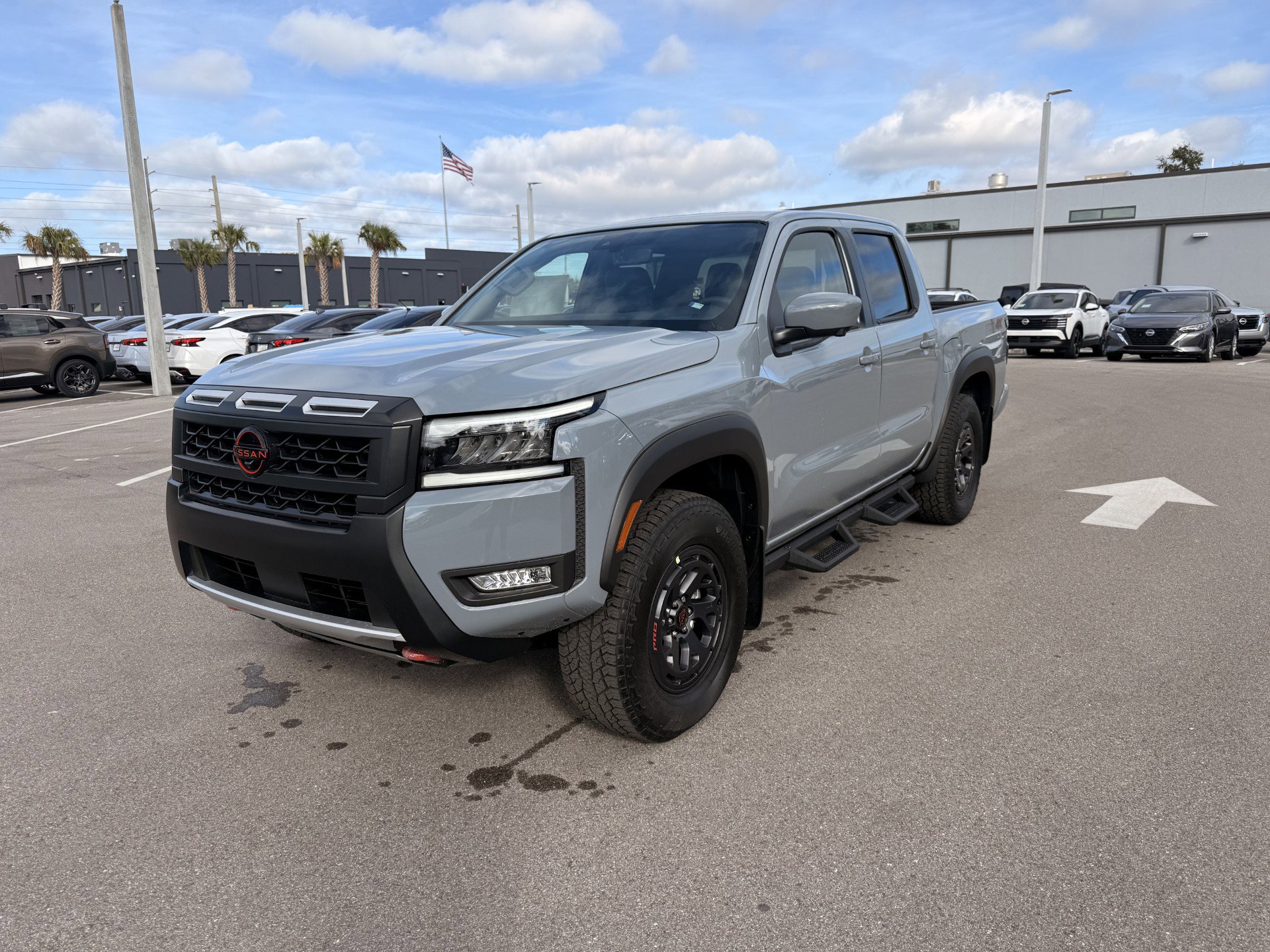 2026 Nissan Frontier PRO-4X's photo