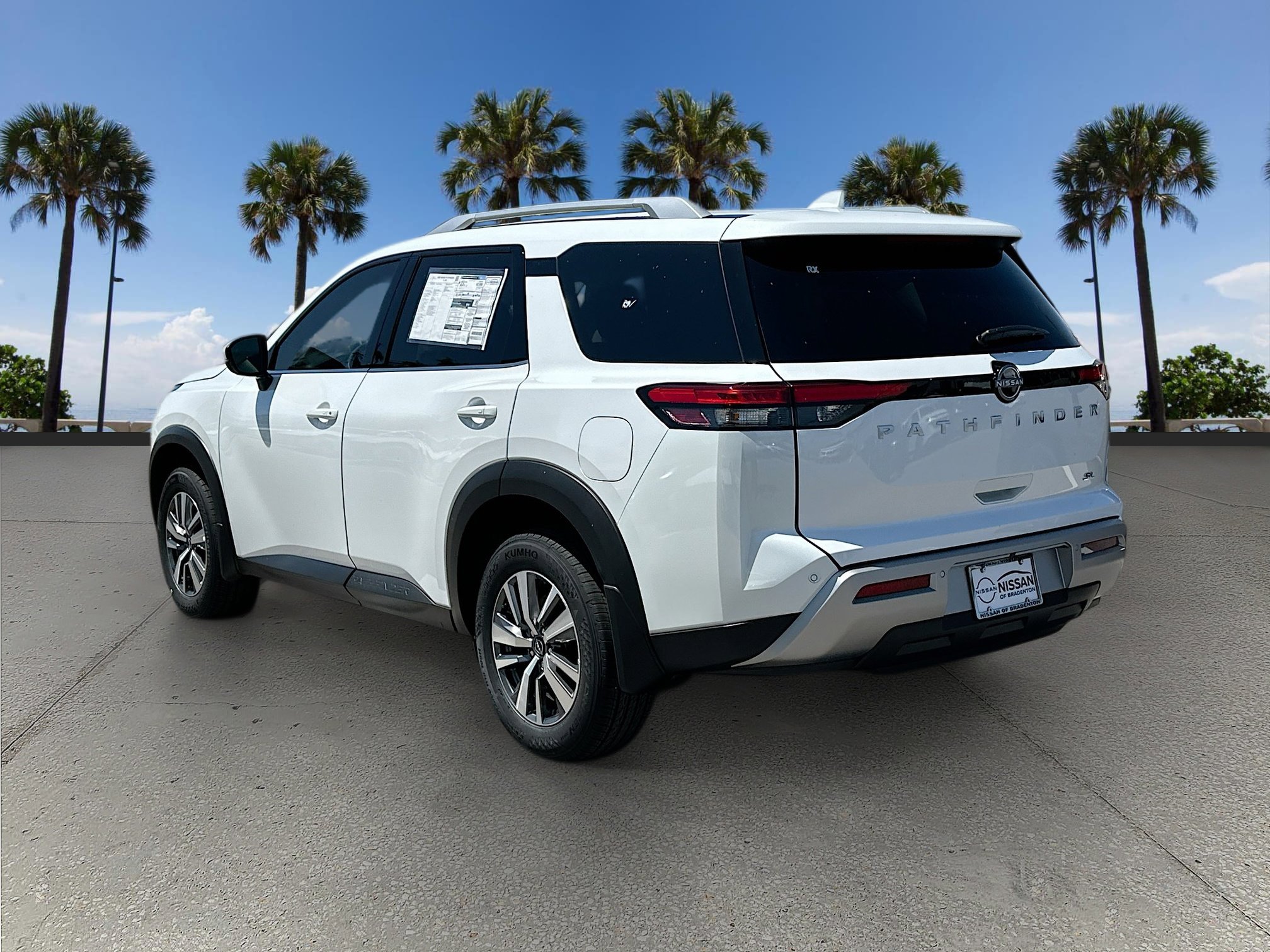 2025 Nissan Pathfinder SL photo 4