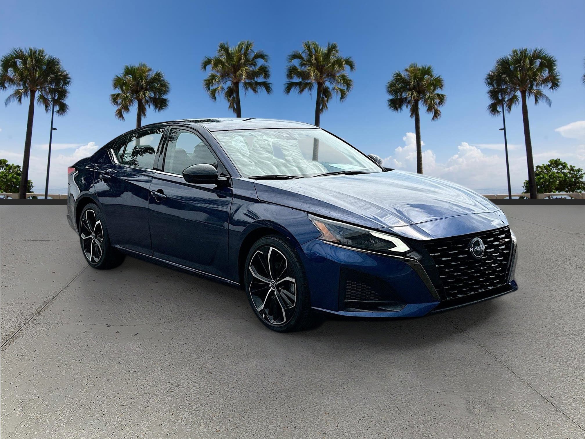 2023 Nissan Altima SR photo 3