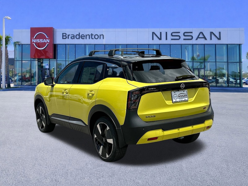 New 2025 Nissan Kicks SR SUV