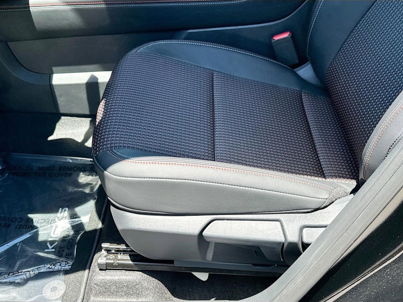 2025 Nissan Kicks SR - Photo 13