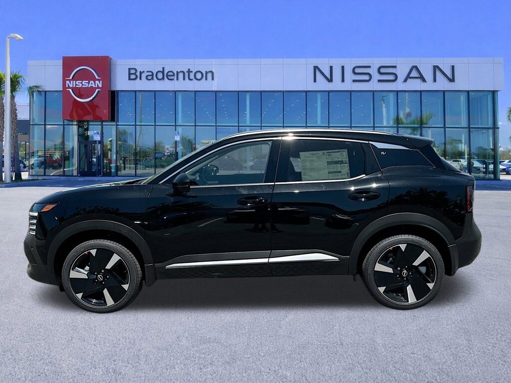 New 2025 Nissan Kicks SR SUV