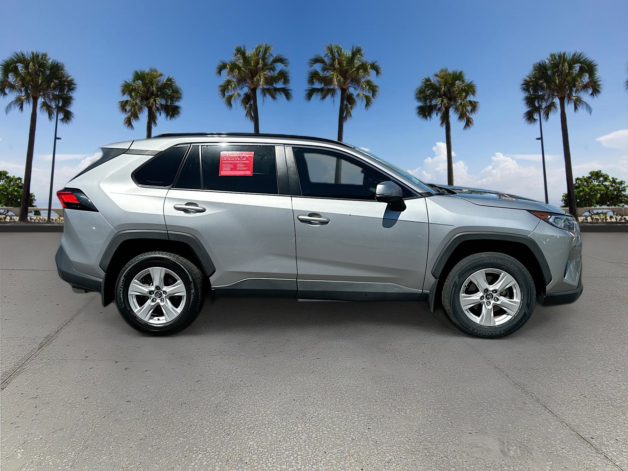 2020 Toyota RAV4 XLE photo 2