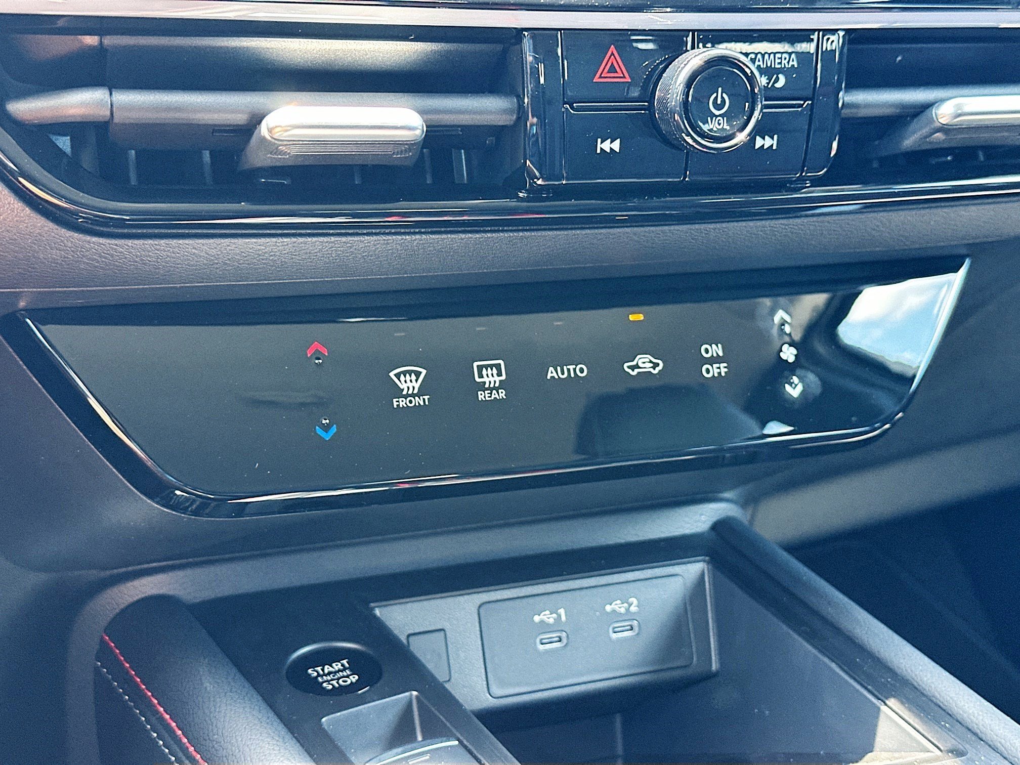 2025 Nissan Kicks SR - Photo 10