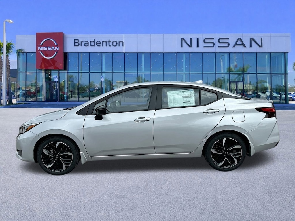 New 2025 Nissan Versa 1.6 SR Sedan