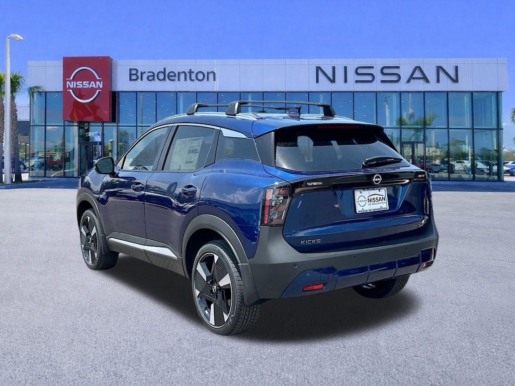 New 2025 Nissan Kicks SR SUV