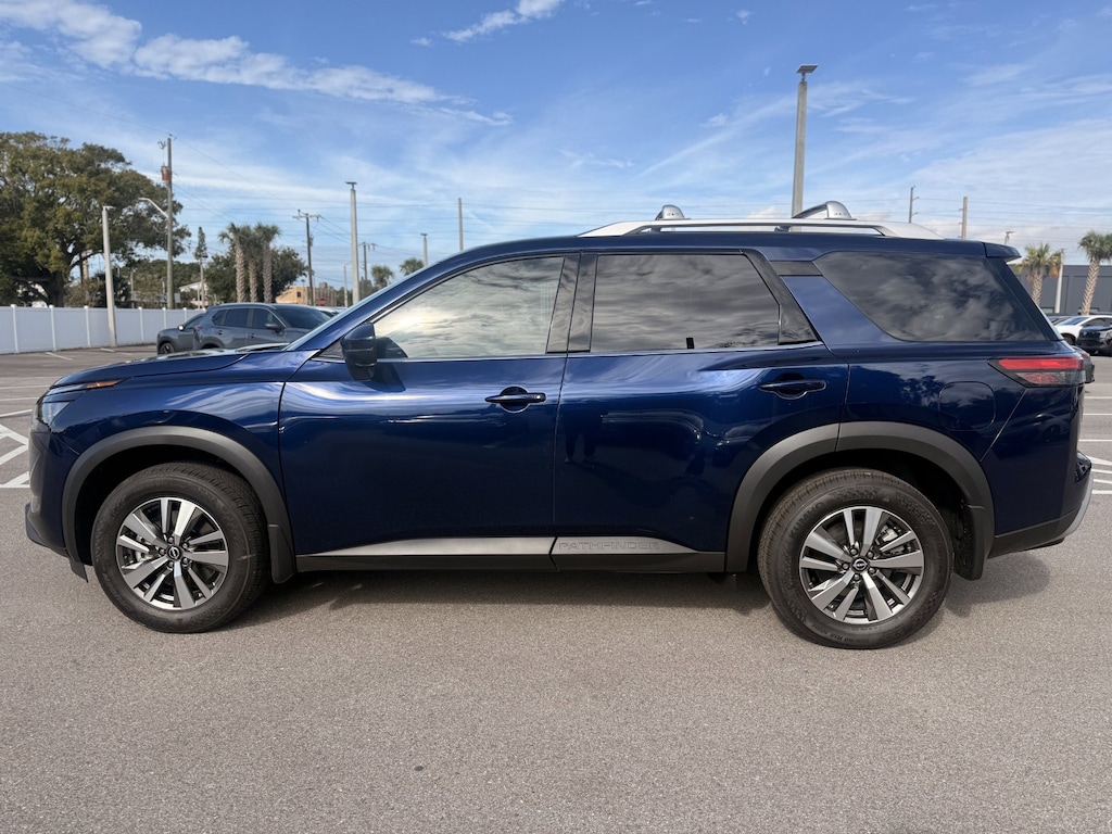 New 2025 Nissan Pathfinder SL SUV