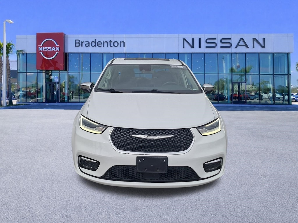 Used 2023 Chrysler Pacifica Hybrid Limited Van Passenger Van