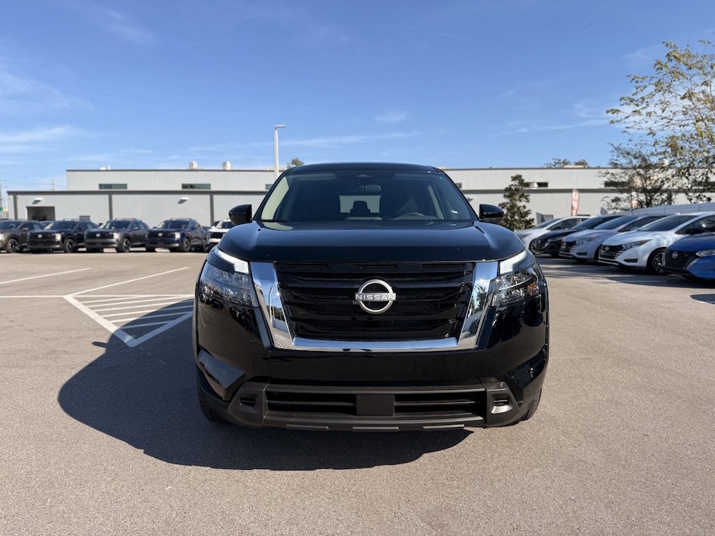 New 2025 Nissan Pathfinder S SUV