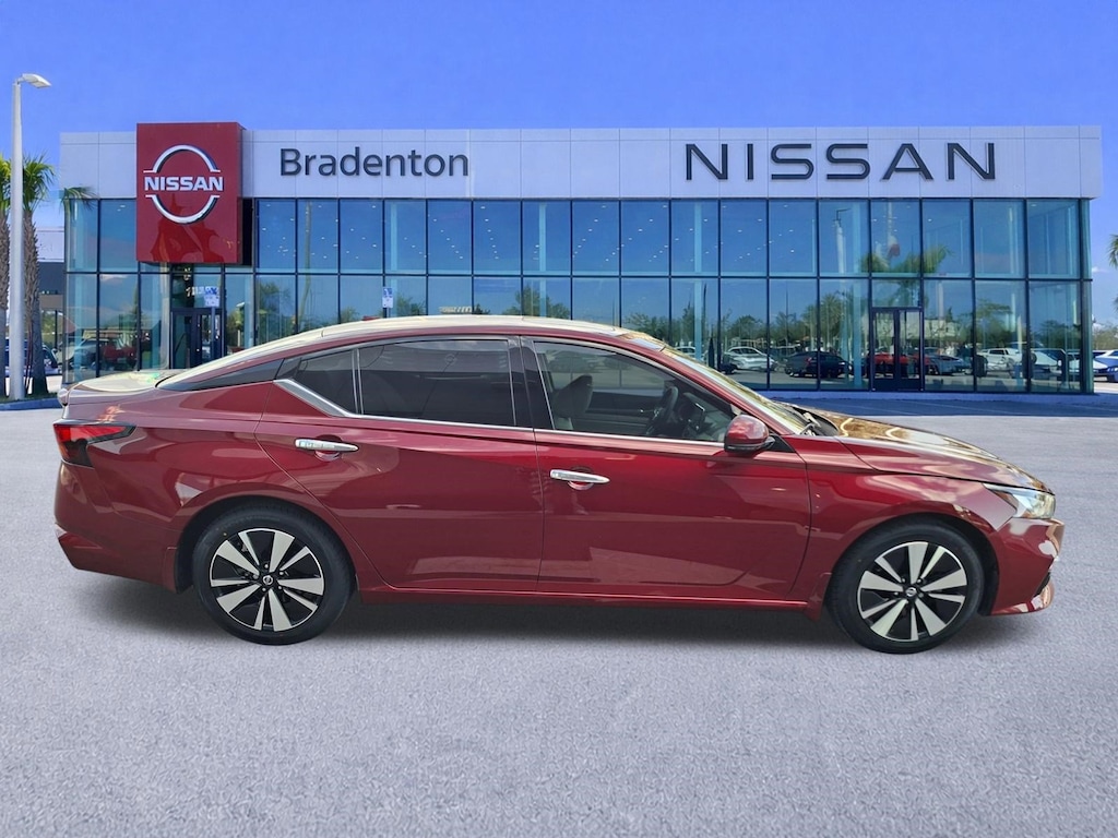 Used 2022 Nissan Altima 2.5 SL Sedan