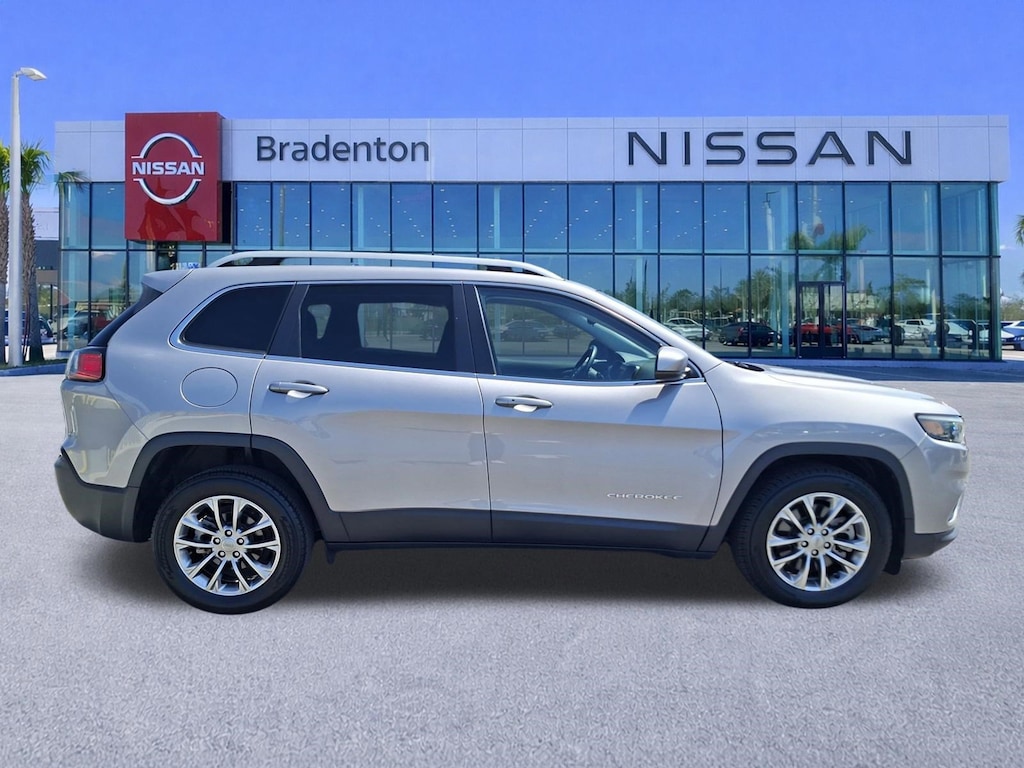Used 2021 Jeep Cherokee Latitude Plus SUV