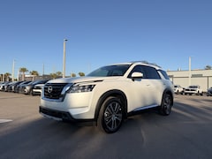 2025 Nissan Pathfinder Platinum SUV