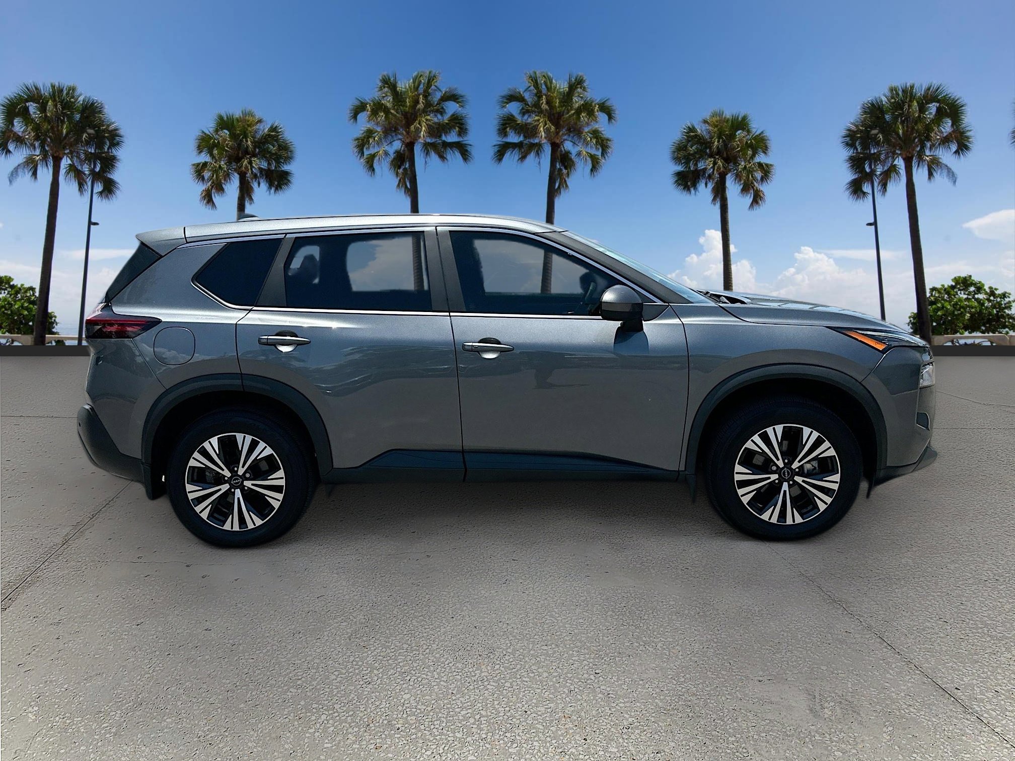 2023 Nissan Rogue SV photo 4