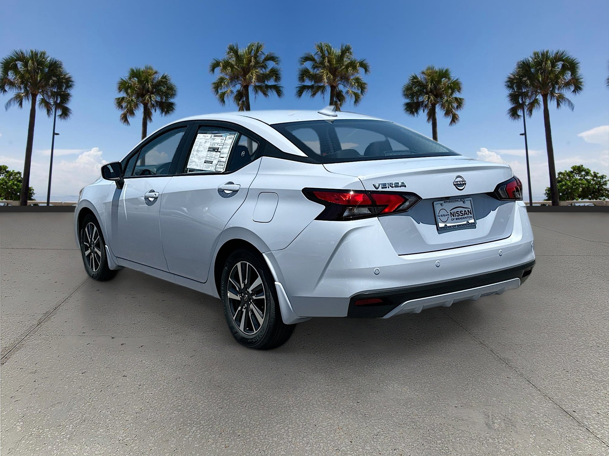 2025 Nissan Versa SV photo 4