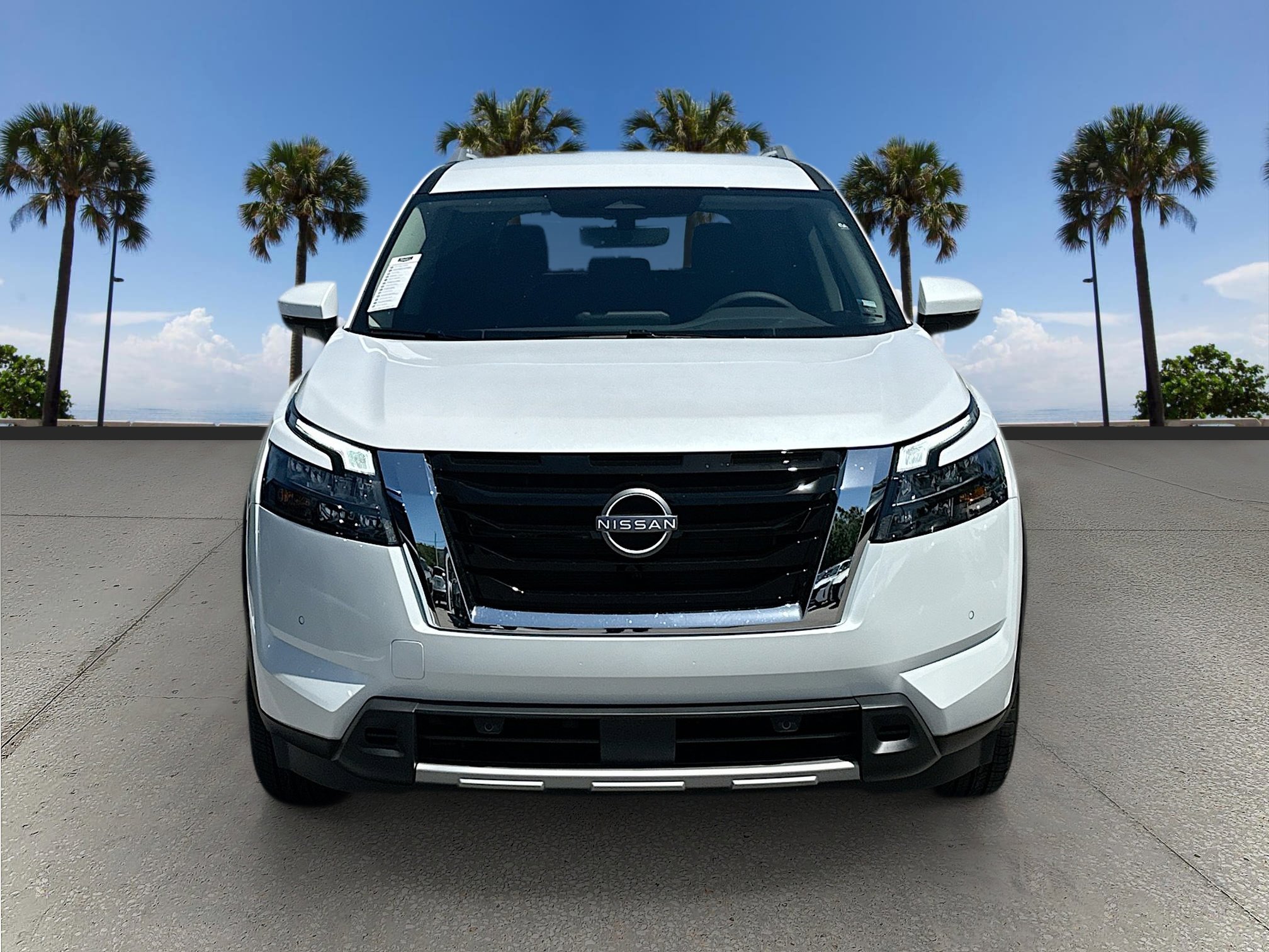 2025 Nissan Pathfinder SL photo 2
