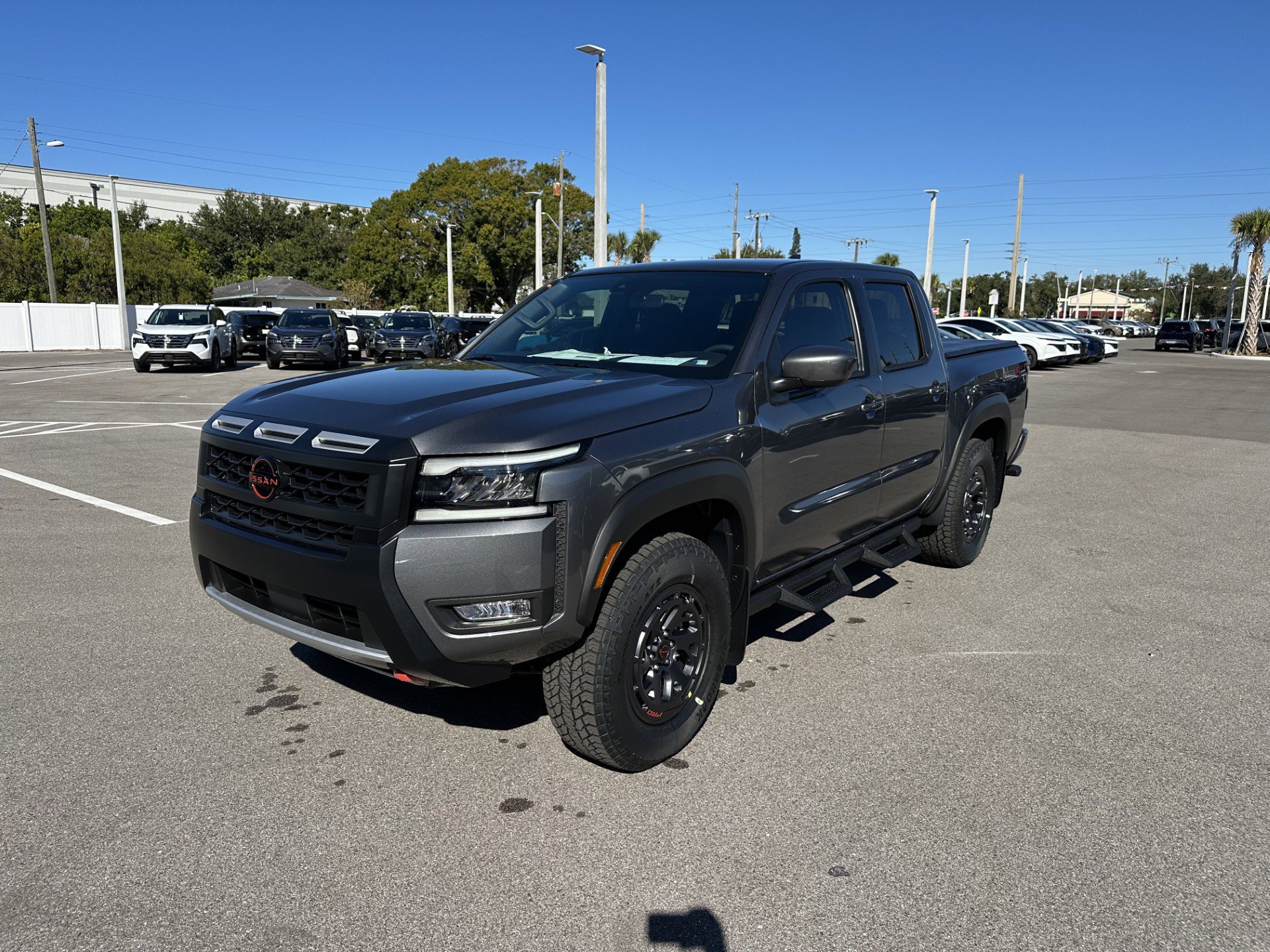 2026 Nissan Frontier PRO-4X's photo