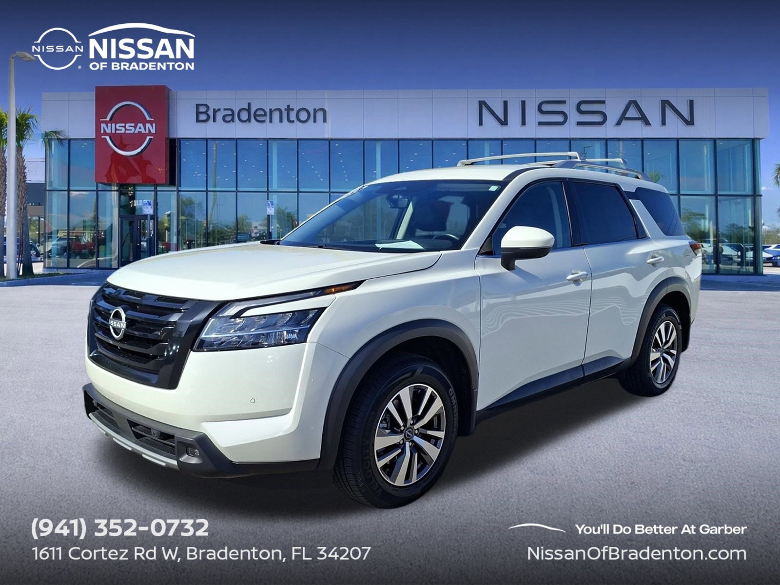 2023 Nissan Pathfinder SL