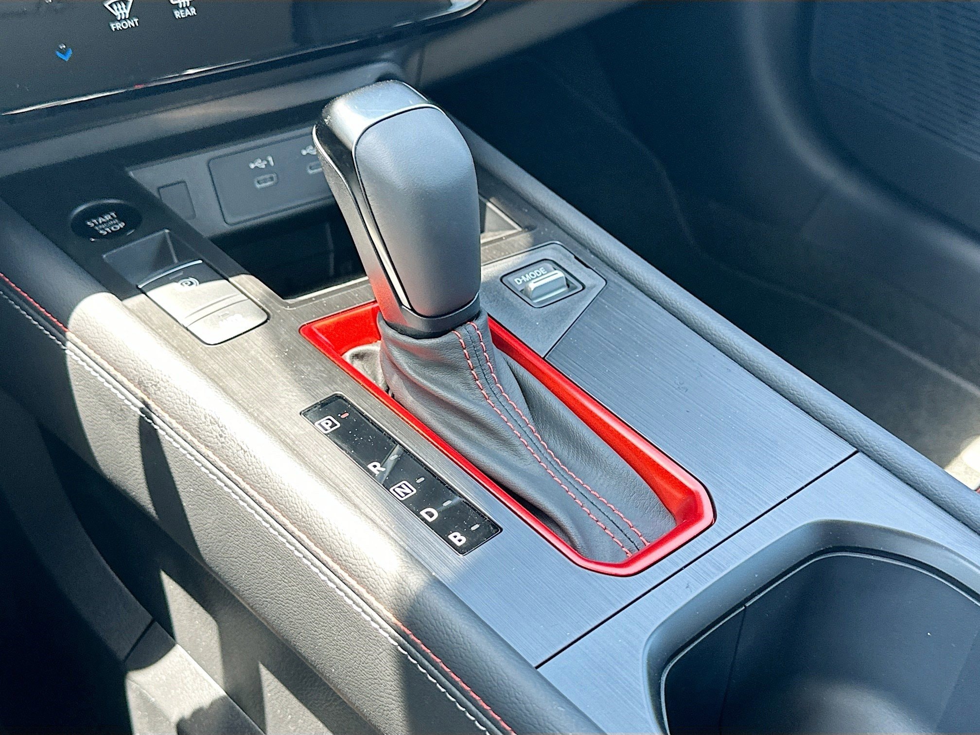 2025 Nissan Kicks SR - Photo 11